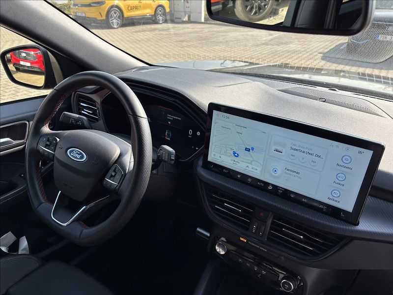 Ford Kuga 2,5 HEV 138kW ST-Line X AWD - fotka 20 z 46