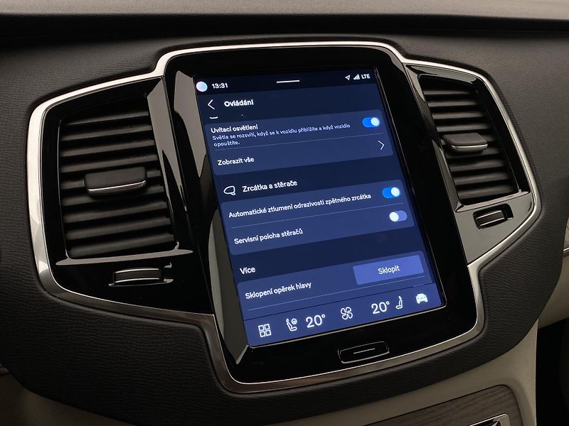 Volvo XC90 B5 AWD CORE AUT CZ - fotka 49 z 58