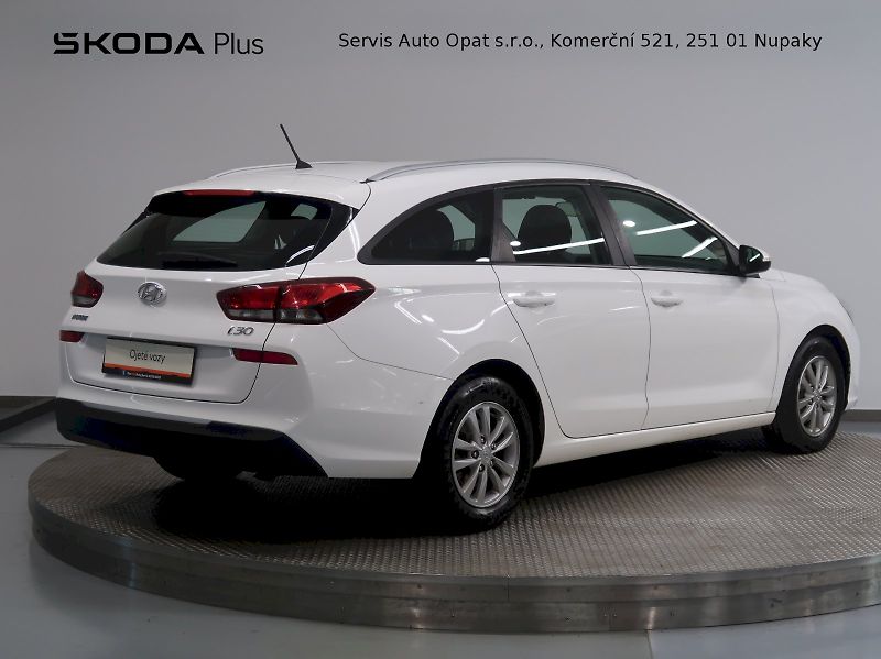 Hyundai i30 (2019) 1.6CRDI 85KW - fotka 2 z 29