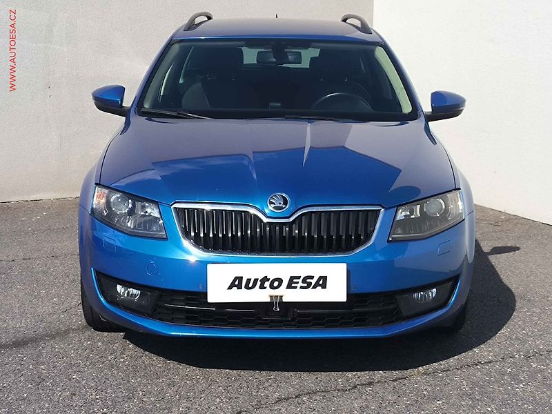 Škoda Octavia (2015) 2.0TDi 4x4, ČR, DSG, bixenon - fotka 2 z 26