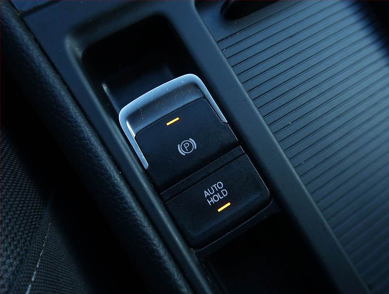 Volkswagen Golf (2019) 1.5 TSI, Tempomat - fotka 16 z 18