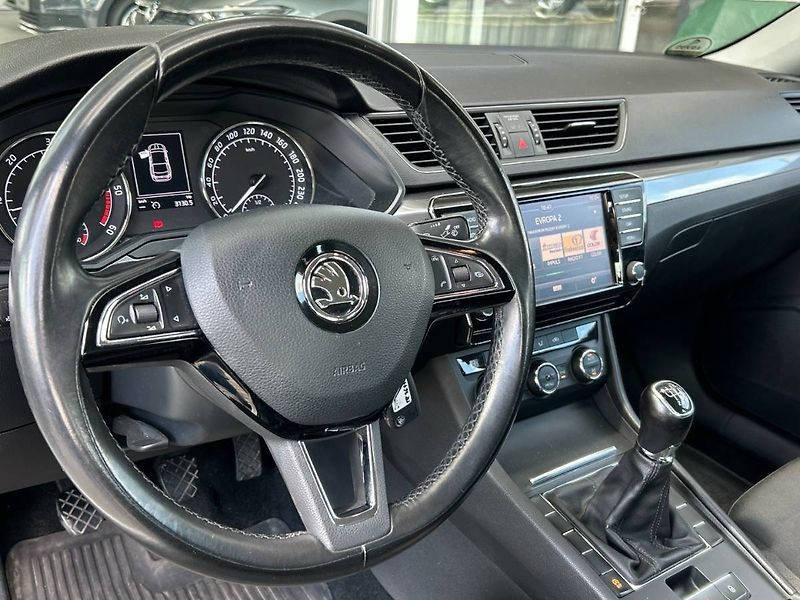 Škoda Superb (2017) 2.0 TDI Active - fotka 17 z 23