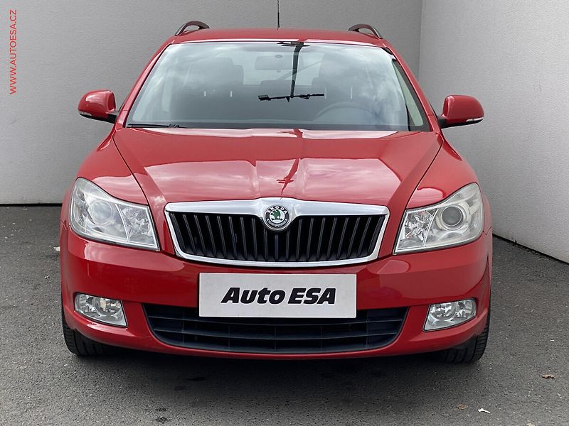 Škoda Octavia (2010) 1.2 TSi, Ambiente, TZ - fotka 2 z 16