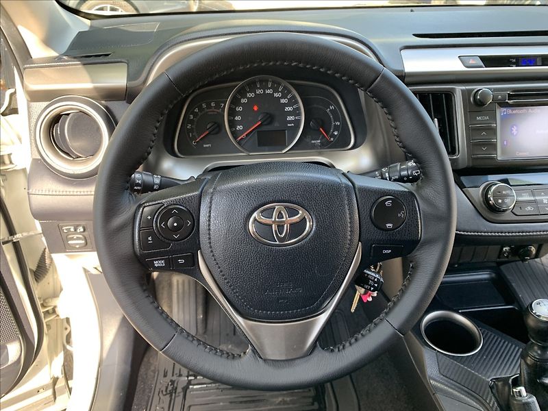 Toyota RAV4 2,2 D-4D AWD,ČR - fotka 10 z 25