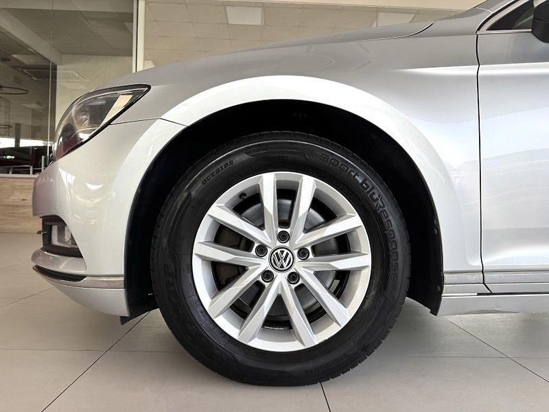 Volkswagen Passat 2,0TDI DSG 140kW*Masáž*Kam*Taž - fotka 36 z 37