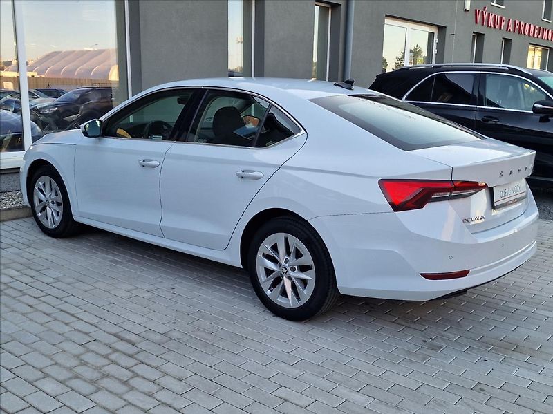 Škoda Octavia 2.0TDI Style, původ ČR,1.Maj. - fotka 7 z 50