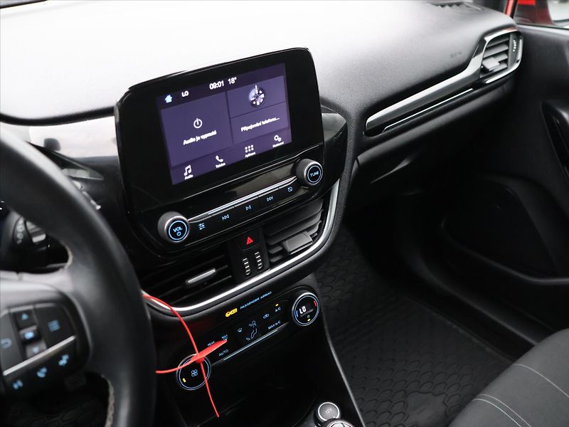 Ford Fiesta 1,1 i 63KW Aut.klima CZ DPH - fotka 21 z 33