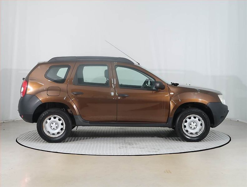 Dacia Duster (2012) 1.6 16V, Park. senzory - fotka 6 z 14