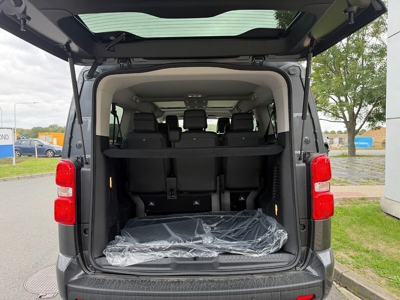 Toyota ProAce Verso L2 2.2D 8AT Family Executive W - fotka 6 z 13