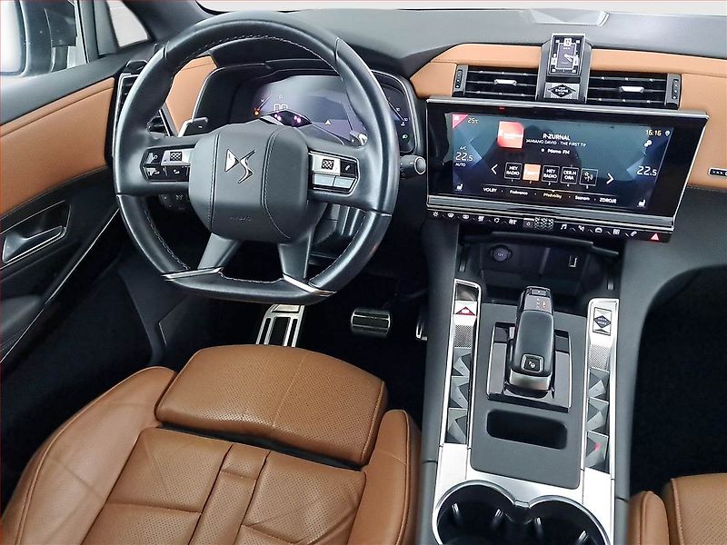 DS Automobiles DS7 Crossback (2024) 1.5 BlueHDI - fotka 7 z 26