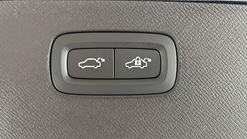 Volvo XC90 2.0 B5 AUT AWD Inscription - fotka 21 z 32