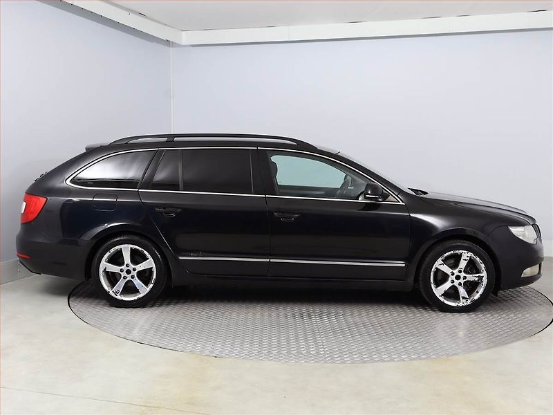 Škoda Superb (2011) Ambition 2.0 TDI, Automat - fotka 6 z 17