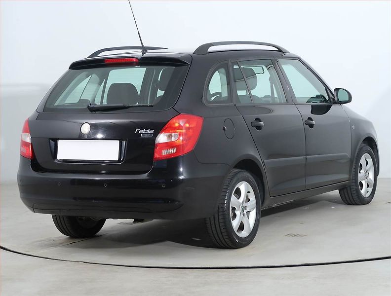Škoda Fabia (2008) 1.4 16V, po STK, zamluveno - fotka 5 z 18