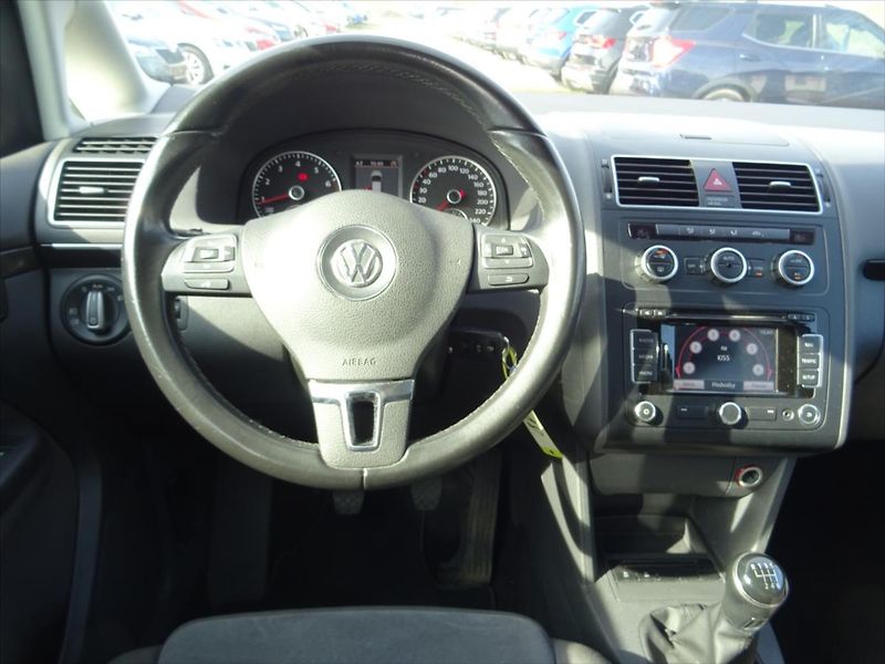 Volkswagen Touran 1,2 TSi 77 kW - fotka 21 z 33