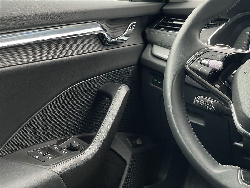 Škoda Octavia 2,0 TDI DSG Style Plus TZ+ACC - fotka 14 z 23