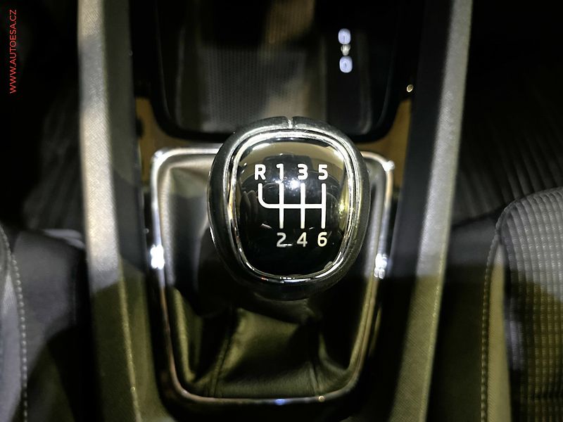 Škoda Octavia (2020) 2.0 TDi, ČR, Ambition, LED - fotka 16 z 17