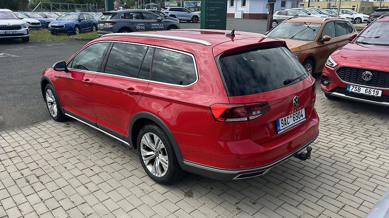 Volkswagen Passat (2022) 2.0 TDI 147kW DSG Alltrack - fotka 3 z 13