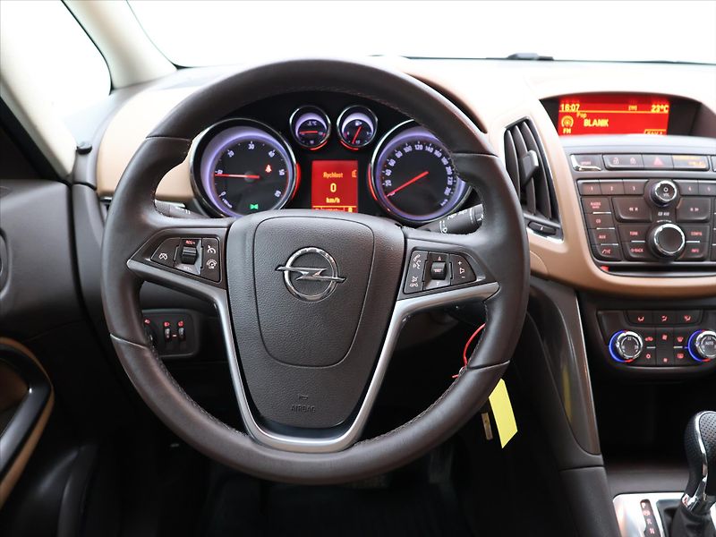 Opel Zafira 2,0 CDTI 121kW Aut. Kůže Enjoy - fotka 17 z 27
