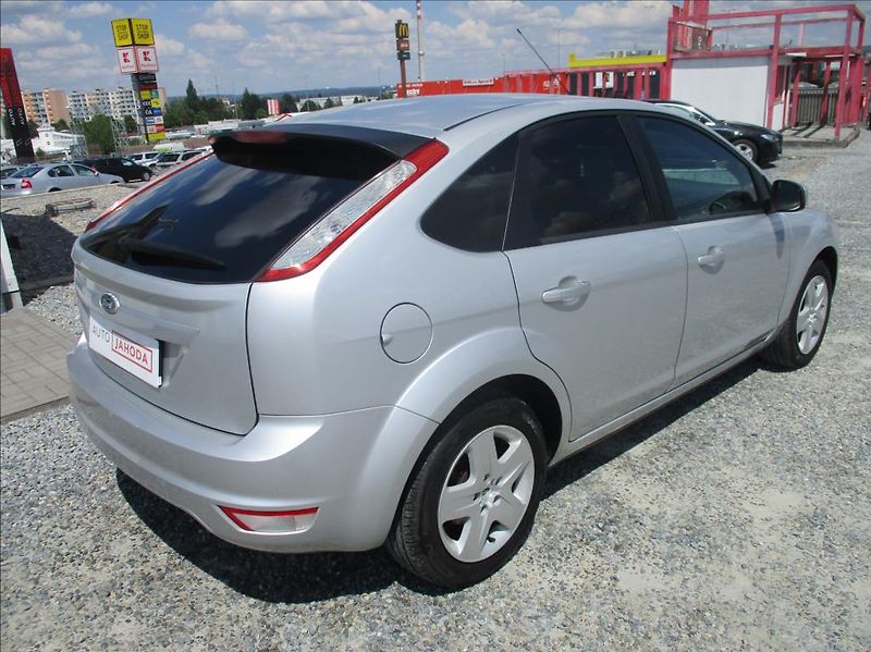 Ford Focus 1,6 i, klima, serv. kniha, - fotka 5 z 33