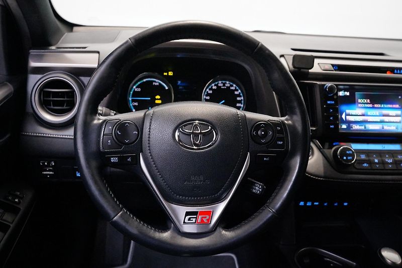 Toyota RAV4 - fotka 18 z 35