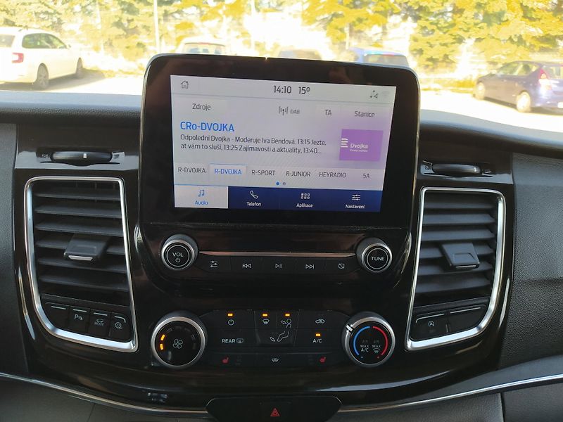 Ford Tourneo Custom (2022) 2,0 EcoBlue 110kW/150k L2 TITA - fotka 12 z 16