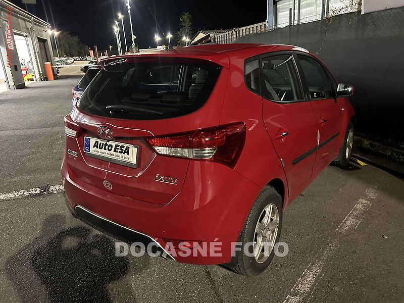 Hyundai ix20 (2014) 1.4i, 1.maj,ČR, AC - fotka 2 z 3