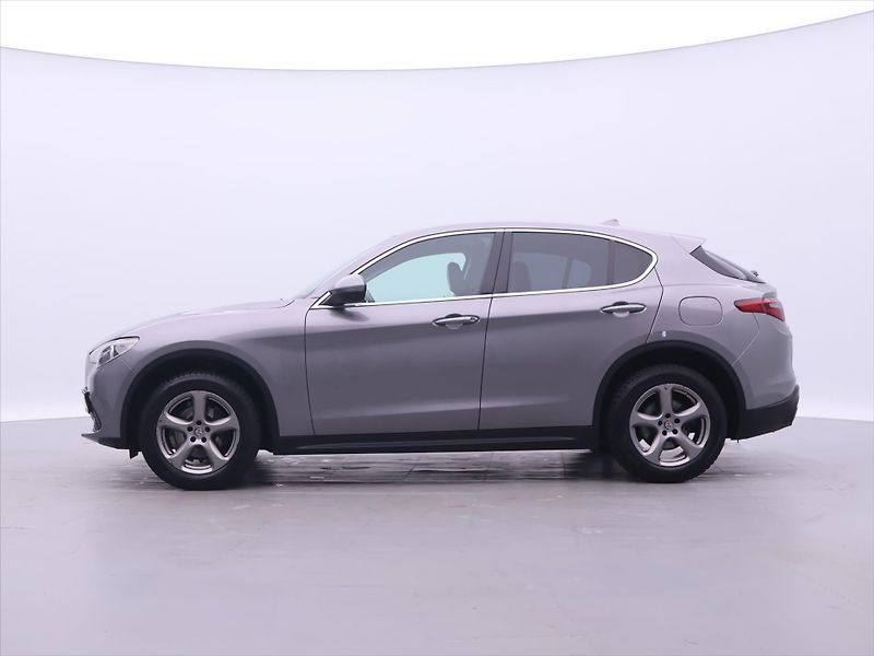 Alfa Romeo Stelvio 2,0 TBi 148kW Aut. Q4 Super - fotka 4 z 32