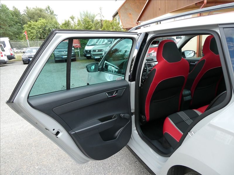 Škoda Fabia 1,2 TSI 81kW Monte Carlo, ČR - fotka 27 z 48