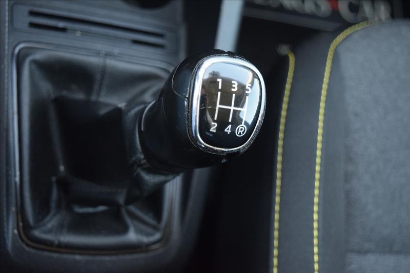 Škoda Fabia 1,0 MPI 55KW VÝHŘEV ALU LPG - fotka 49 z 52