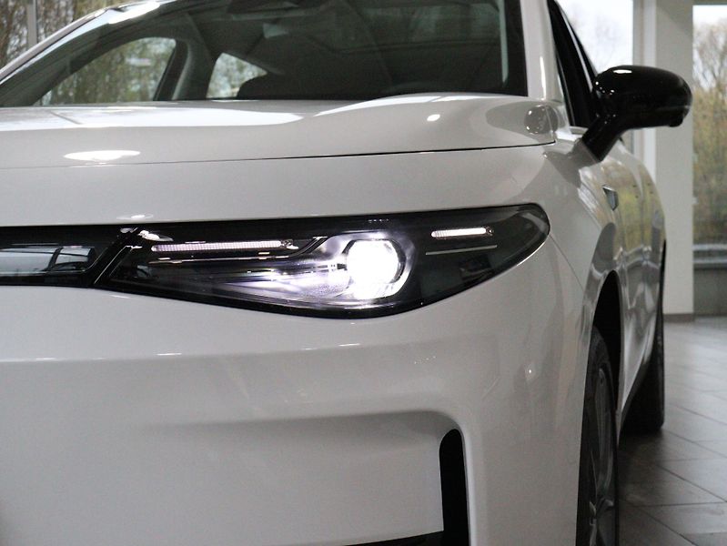 Leapmotor C10 REEV (2025) DESIGN Hybrid EV - fotka 18 z 18