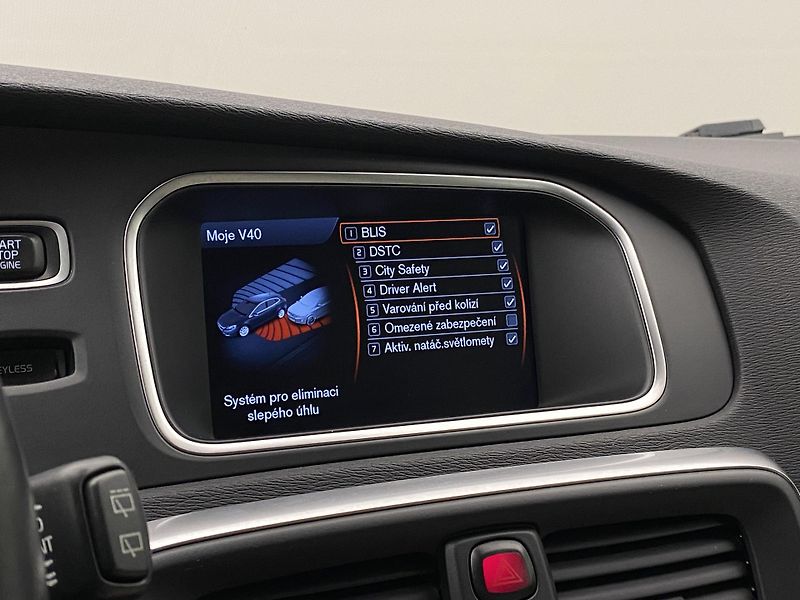 Volvo V40 D4 SUMMUM AUT CZ REZERVACE - fotka 45 z 45