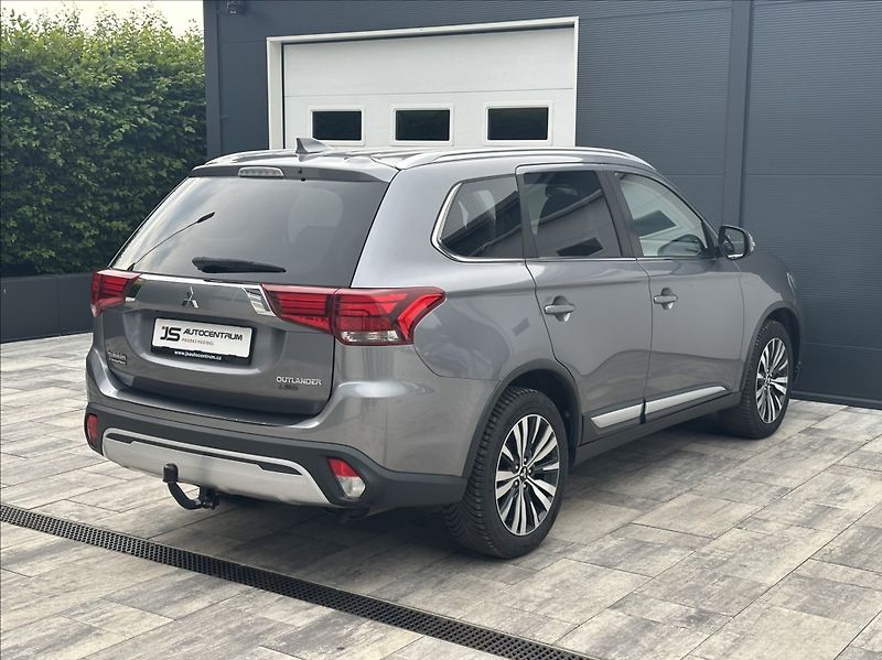 Mitsubishi Outlander 2,0 150PS  Active A/T - fotka 7 z 52