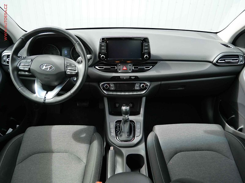 Hyundai i30 (2022) 1.5 T-GDi, ČR, Smart, AT, LED - fotka 8 z 20