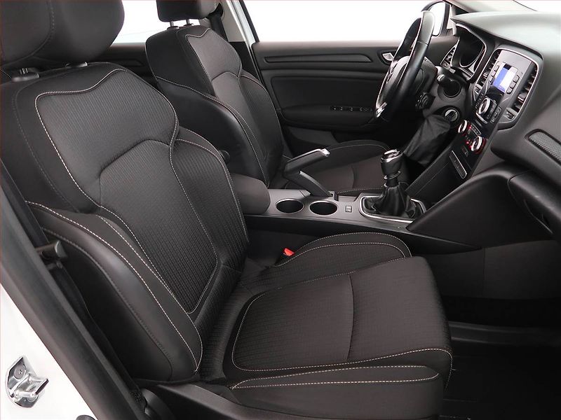 Renault Mégane (2017) 1.5 dCi, Serv.kniha, Tempomat - fotka 9 z 17