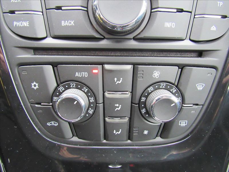 Opel Astra 1,4 Turbo 103kW - fotka 18 z 31