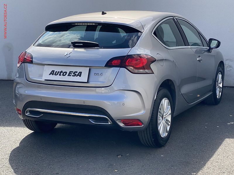 DS Automobiles DS4 (2018) 1.2PT, AC, navi, park.asist - fotka 4 z 18
