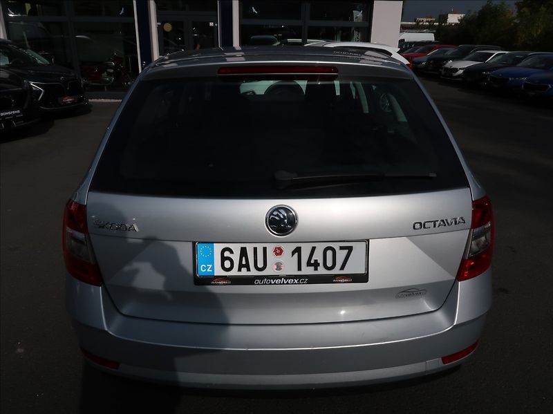 Škoda Octavia 1,6 TDi,85kW,NovéČR,klima - fotka 8 z 21