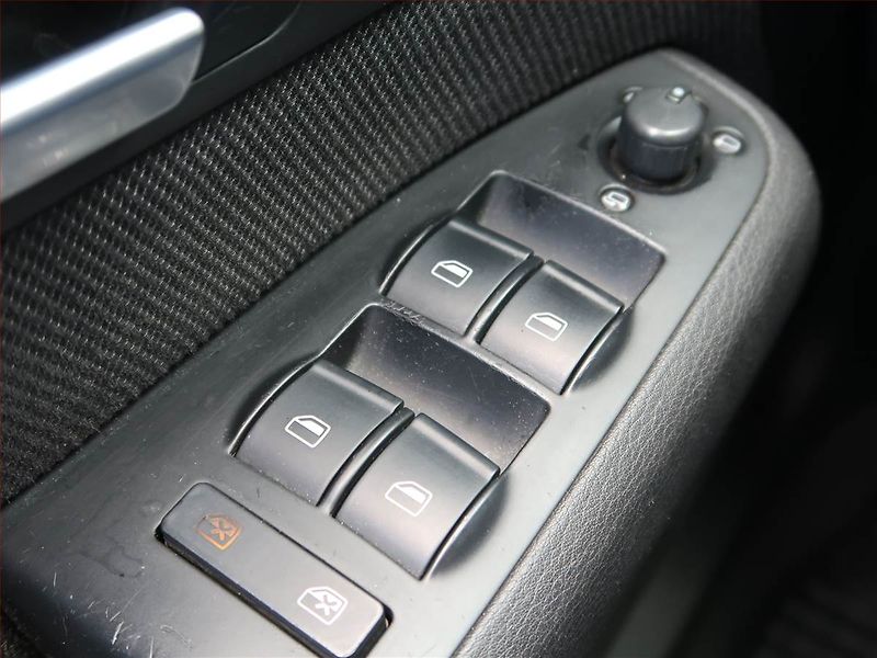Audi A4 (2005) S-Line 2.0 TDI - fotka 15 z 15