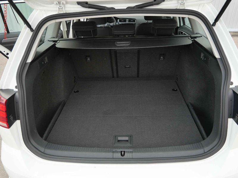 Volkswagen Golf (2017) 1.6TDi, ČR, Comfortline - fotka 7 z 21