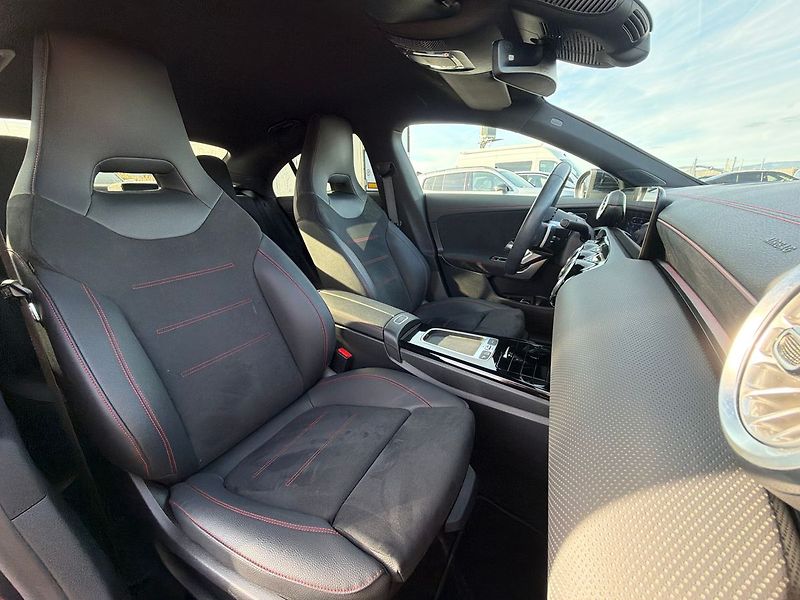 Mercedes-Benz CLA 200 d AMG Style - fotka 28 z 37