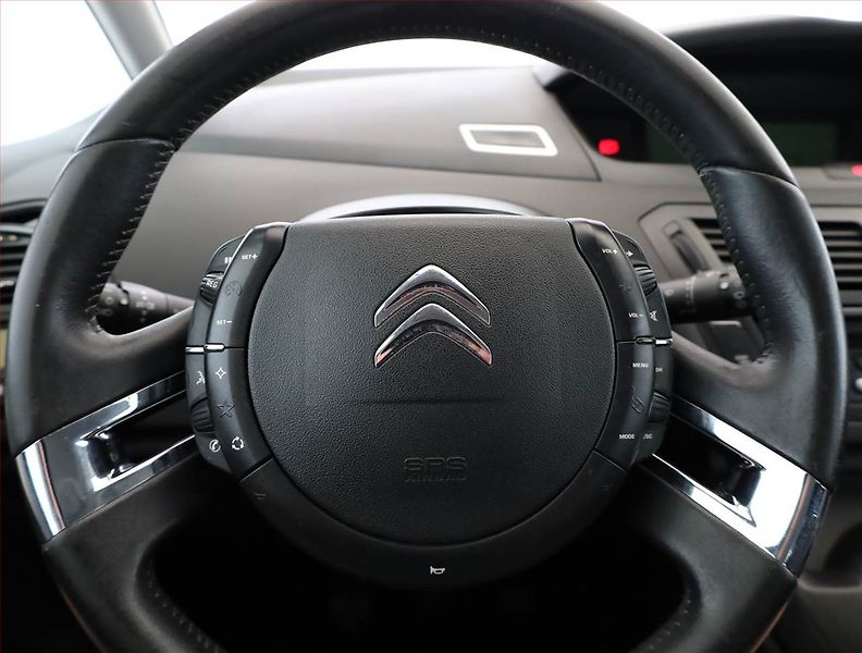 Citroën C4 Picasso (2012) 1.6 VTi, 7 míst, po STK, Tažné - fotka 8 z 15
