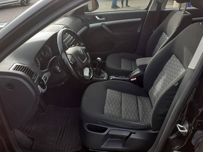 Škoda Octavia (2013) KOMBI 1.6 TDi 4x4 ČR - fotka 13 z 34