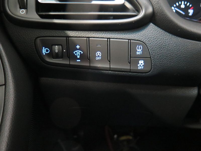 Hyundai i30 (2021) 1.5T-GDi MHEV,tažné,kamera,nav - fotka 15 z 29