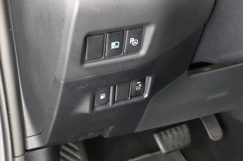 Toyota C-HR (2018) 1.8 Hybrid - fotka 17 z 18