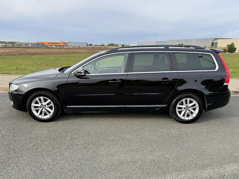 Volvo V70 2.0 D4 POLESTAR NAVI ROZVODY - fotka 2 z 46