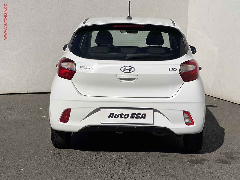 Hyundai i10 (2022) 1.0 i, ČR, Comfort, park. - fotka 5 z 16