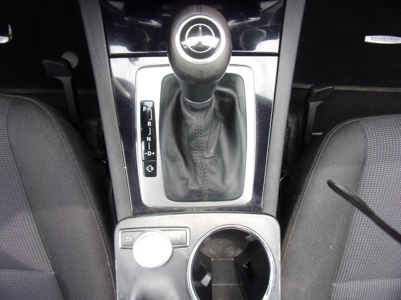 Mercedes-Benz GLK (2009) 350 CDI V6 4MATIC TEMP AC - fotka 25 z 36