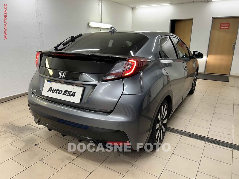 Honda Civic (2016) 1.4 i-VTEC, 2.maj, AC, kamera - fotka 2 z 3