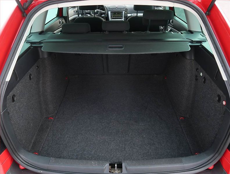 Škoda Octavia (2011) Scout 2.0 TDI, 4X4, Navi - fotka 14 z 19