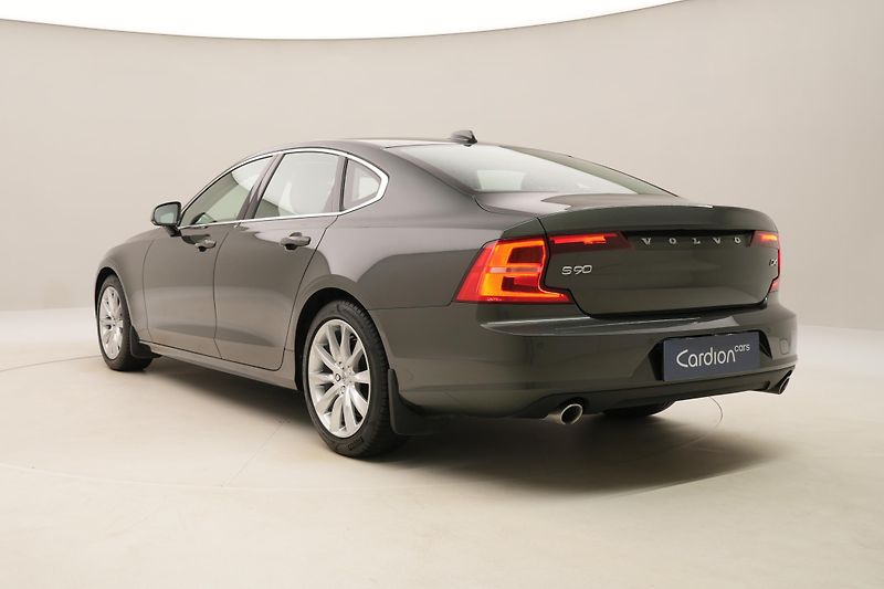 Volvo S90 D4 MOMENTUM AUT REZERVACE - fotka 10 z 43